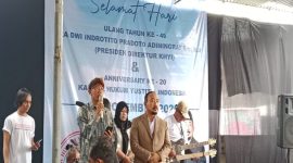 Sam Tito ketika acara perayaan ulang tahun dan anniversary ke 20