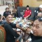 Ormas Madas dan Laskar Sakera Malang Raya dan Pegiat Lingkungan Lush Green Indonesia bersama Sam Tito juga Perwakilan LaNyala Academi saat acara Anniversary KHYI ke 20 