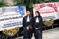 Nana dan Rian Usai Sumpah Advokat 