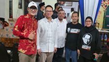 Direktur KHYI Sidoarjo dan Wakil DPD PP Jatim dan LaNyala Center Foto Bersama