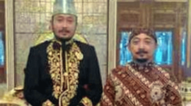 Pakubuwana XIV dan Ketua Pasaka Malang.